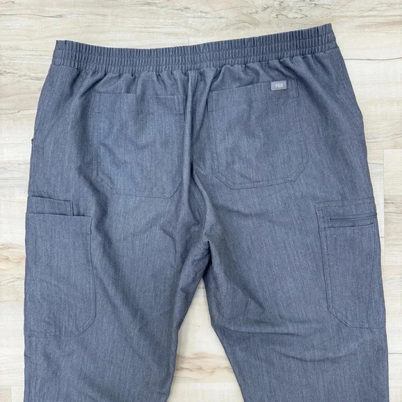 FIGS Livingston Basic Scrub Pants Grey Sz Lg Technical Collection Gray silver - Picture 7 of 8
